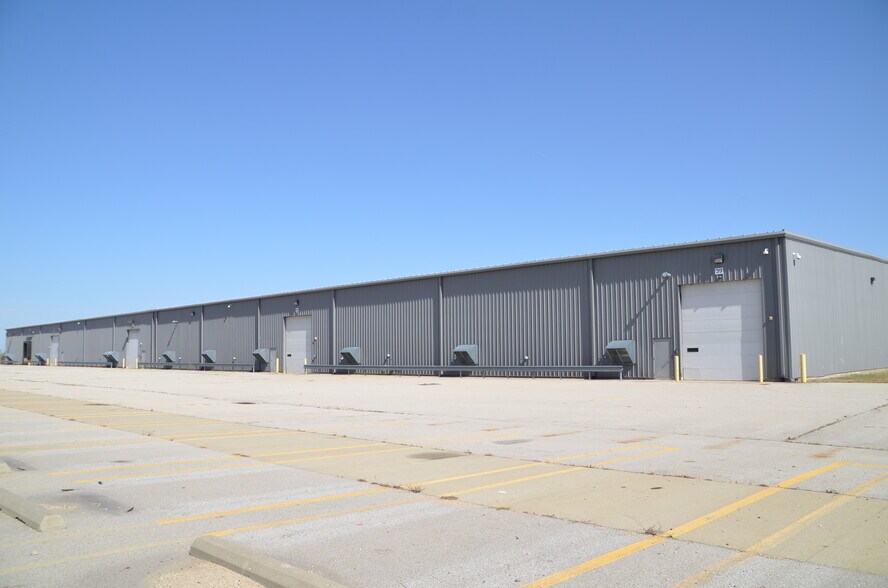 More Photos Of 985 Capital Drive SE, Cedar Rapids Industrial For Sale