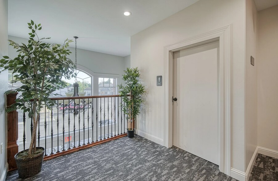 More Photos Of 3456 E 17th St, Ammon Office For Lease