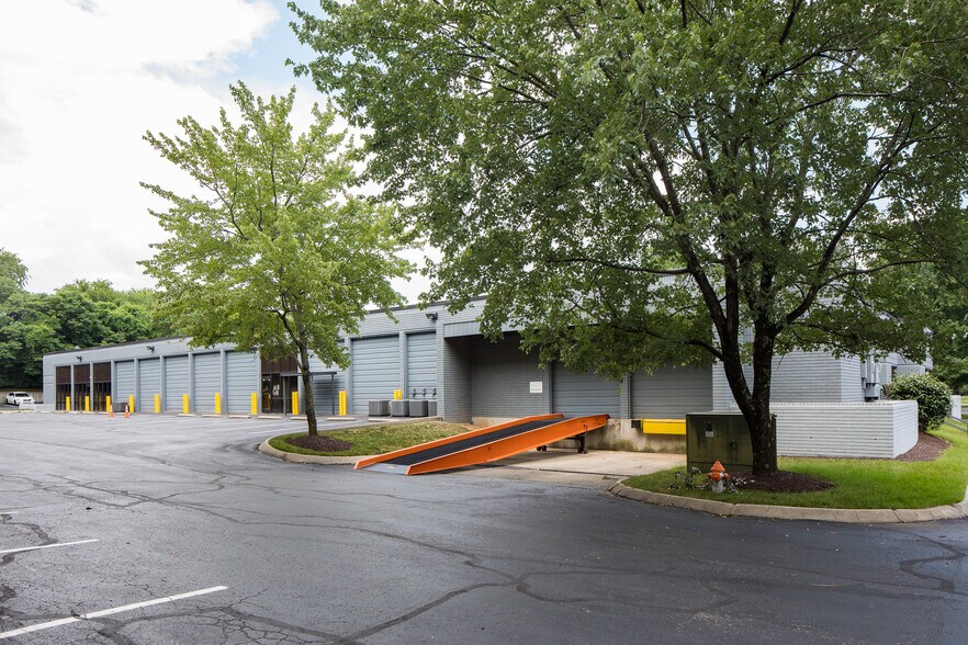 More Photos Of 1657 Murfreesboro Rd, Nashville Flex For Sale