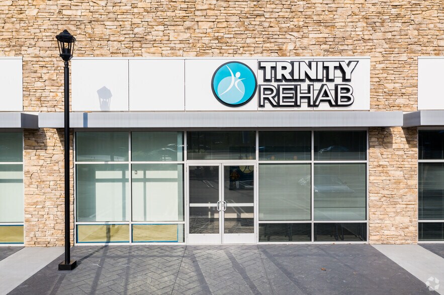 More Photos Of 289-315 Route 17 S, Paramus General Retail For Lease