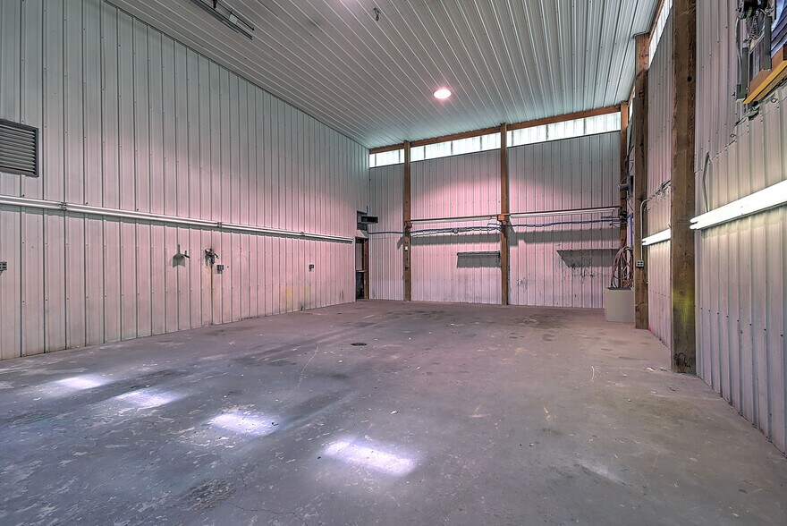 More Photos Of 3930 E Stone Dr, Kingsport Warehouse For Sale