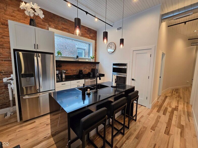 More Photos Of 15 S Indiana St, Greencastle Storefront Retail Office For Sale