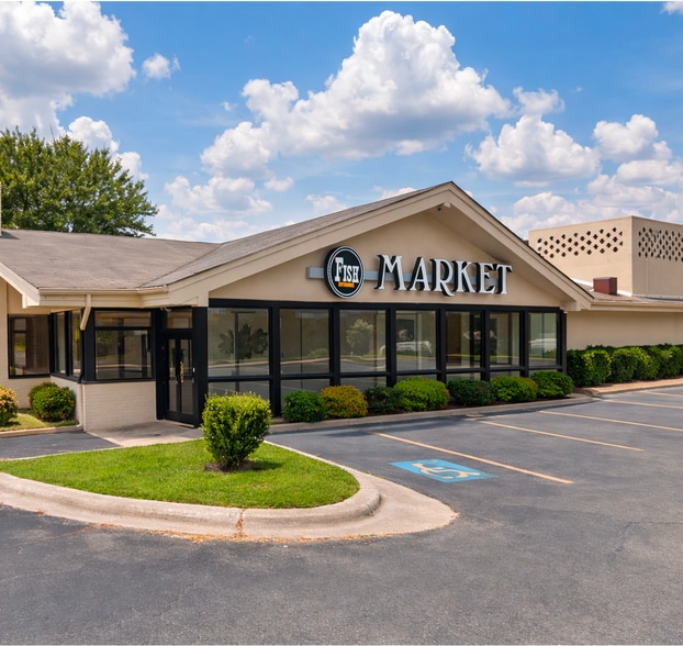 Primary Photo Of 835 S Main St, Kernersville Bar For Lease