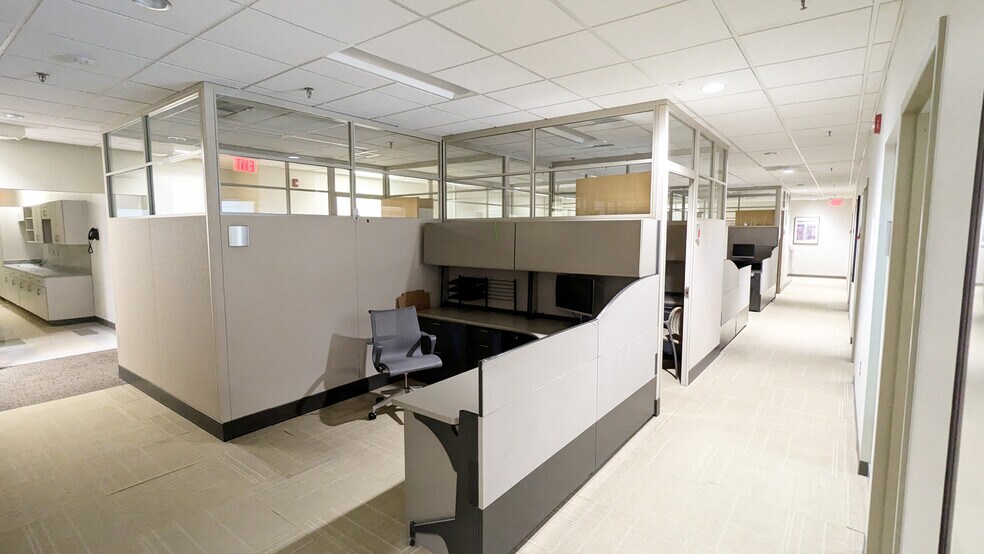 More Photos Of 200 Corporate Ct, South Plainfield Loft Creative Space For Lease