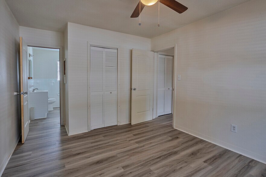 More Photos Of 1102 Sunset Point Rd, Clearwater Apartments For Sale