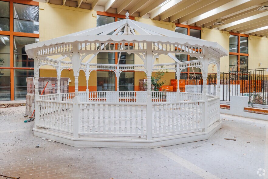 More Photos Of 700 Scott Ave, Farmington Hotel For Sale