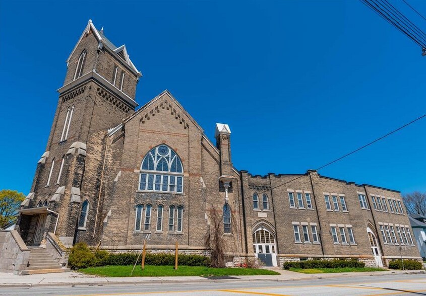 More Photos Of 220 George St, Sarnia Religious Facility For Sale