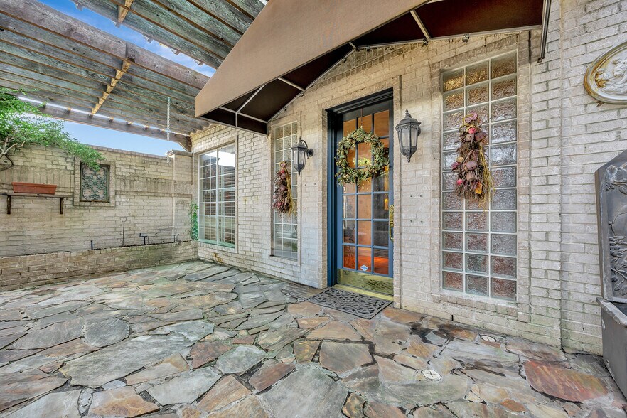 More Photos Of 504 N Euless Main St, Euless Carwash For Sale