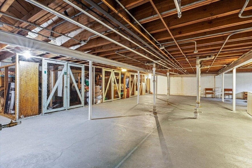 More Photos Of 4641 S Howell Ave, Milwaukee Apartments For Sale