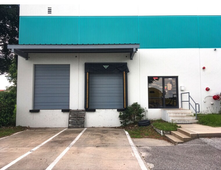 More Photos Of 3600 Parkway Center Ct, Orlando Warehouse For Sale