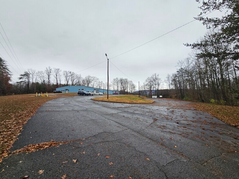 More Photos Of 205 Industrial Pike, Whitwell Manufacturing For Sale