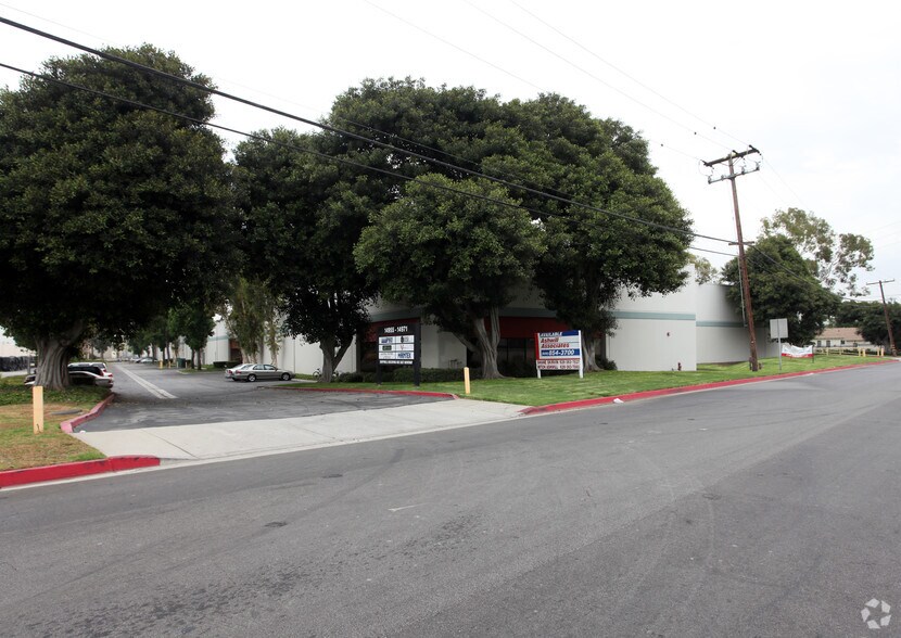More Photos Of 14955-14971 E Salt Lake Ave, City Of Industry Manufacturing For Lease