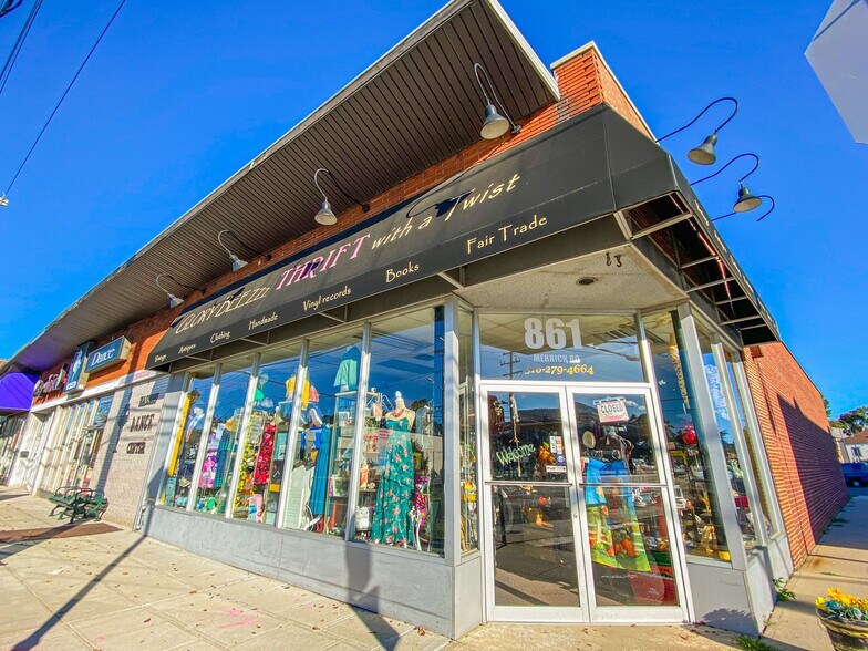 More Photos Of 851 Merrick Rd, Baldwin Storefront For Sale