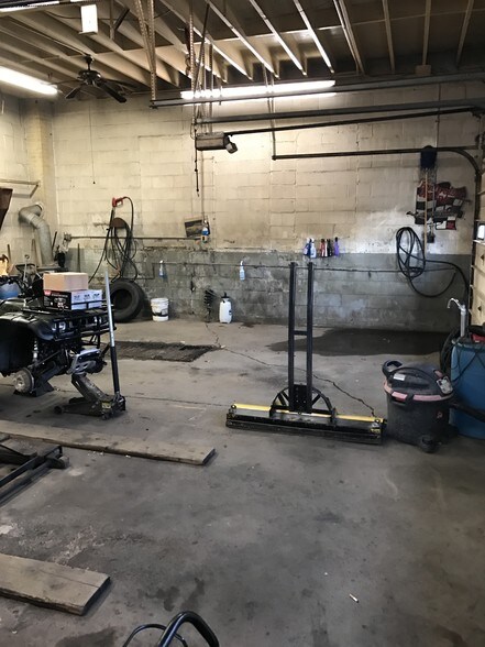 More Photos Of 926 Wyoming Ave, Scranton Auto Repair For Sale