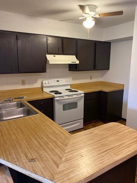 More Photos Of 7499 Hazelcrest Dr, Hazelwood Apartments For Sale