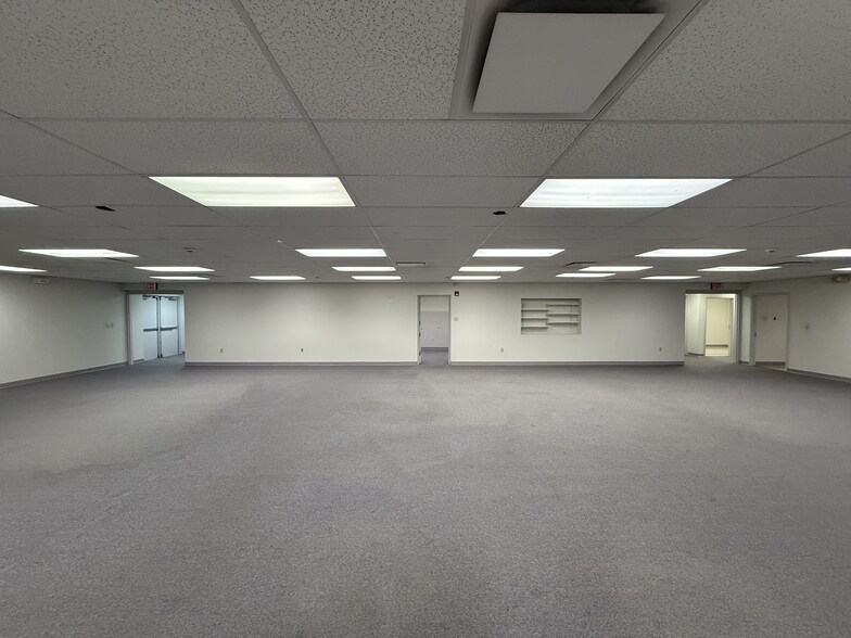 More Photos Of 2075 Quaker Pointe Dr, Quakertown Light Manufacturing For Lease