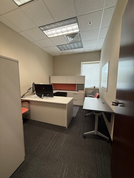 More Photos Of 11 Penns Trl, Newtown Light Distribution For Lease