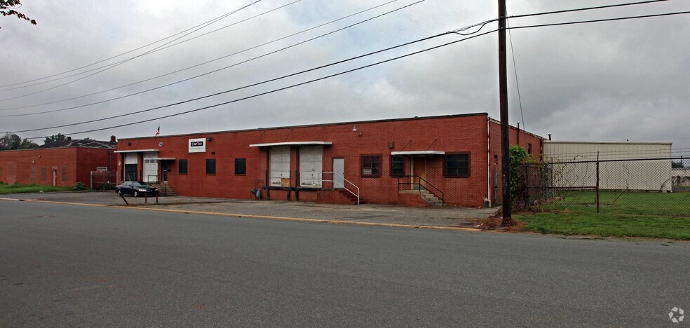 More Photos Of 1947 Bancroft St, Charlotte Warehouse For Lease