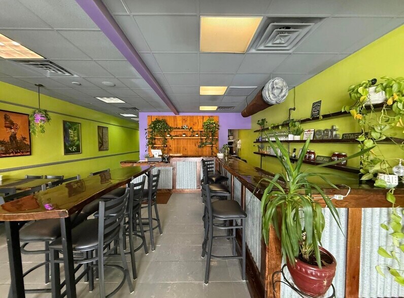 Primary Photo Of 4452 Commercial Dr, New Hartford Unknown For Lease