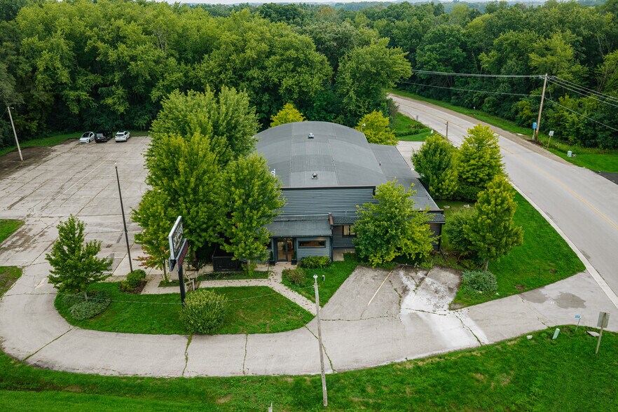 More Photos Of 32400 Geneva Rd, Salem General Retail For Sale