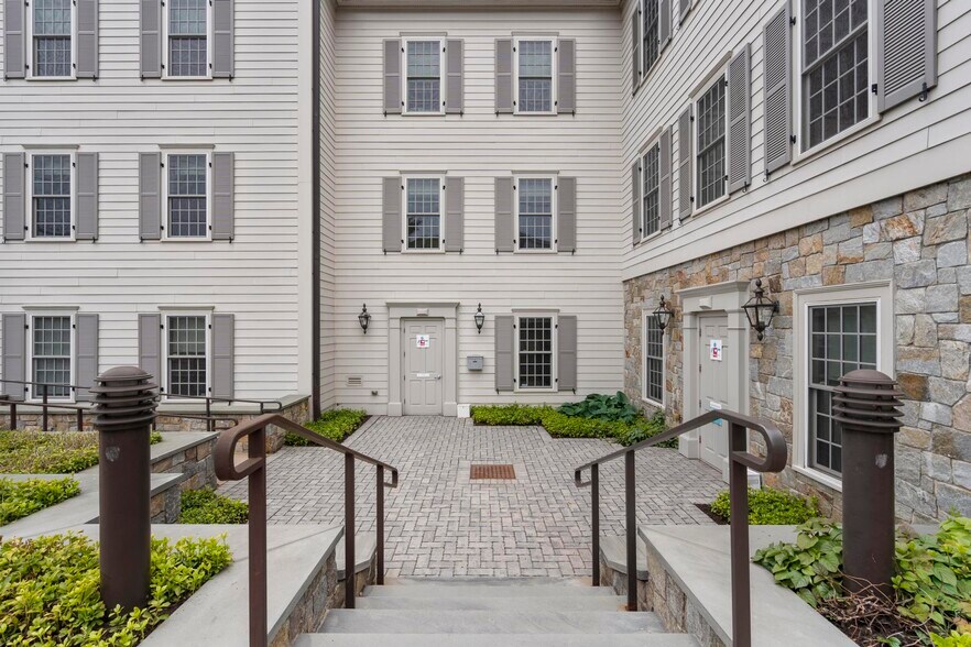 More Photos Of 745 Boston Post Rd, Darien Apartments For Sale