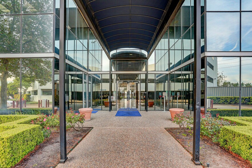 More Photos Of 10101 Southwest Freeway, Houston Coworking Space