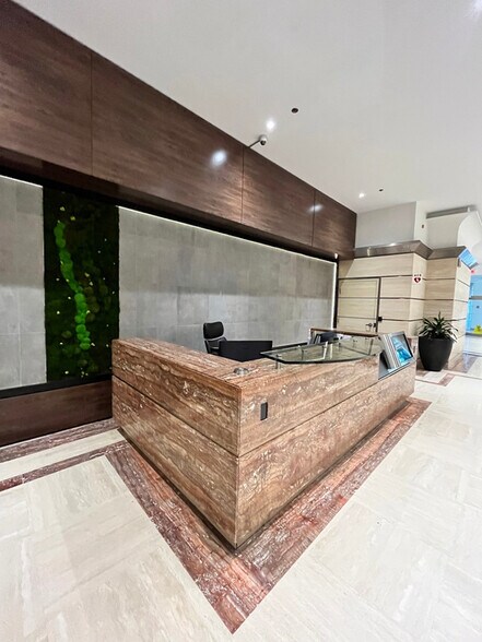 More Photos Of 207 Queens Quay W, Toronto Office Residential For Lease