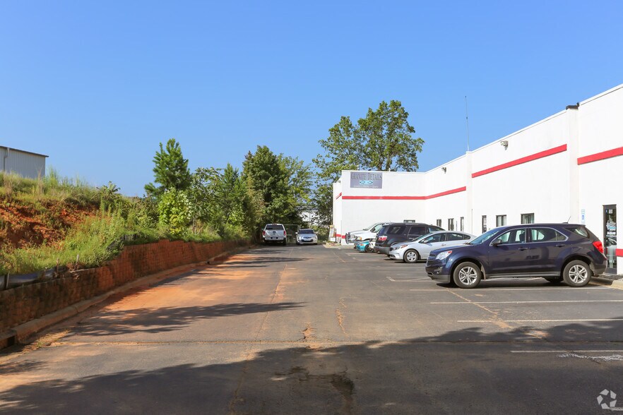 More Photos Of 159 Barley Park Ln, Mooresville Manufacturing For Lease
