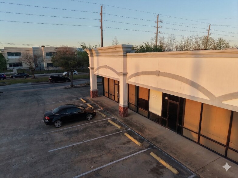 More Photos Of 8885 W Bellfort Ave, Houston General Retail For Lease
