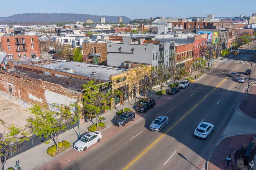 Primary Photo Of 1437 Market St, Chattanooga Storefront For Lease