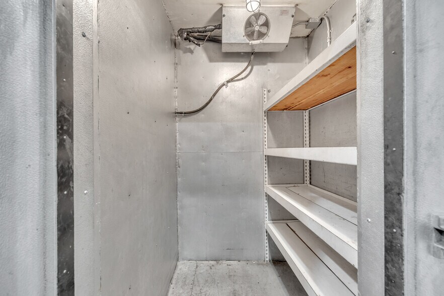 More Photos Of 463 Martelo Ave, Pasadena Office For Sale