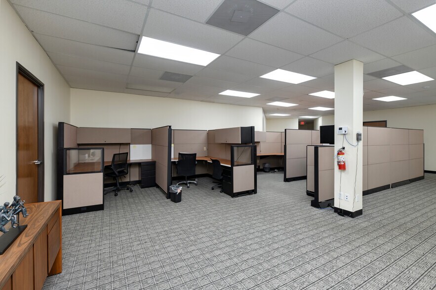 More Photos Of 1610 Corporate Ct, Irving Office For Lease