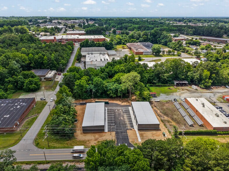 More Photos Of 2138 Surrett Dr, High Point Self Storage For Sale