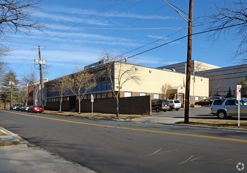 Primary Photo Of 1530 E Jefferson St, Rockville Medical For Lease