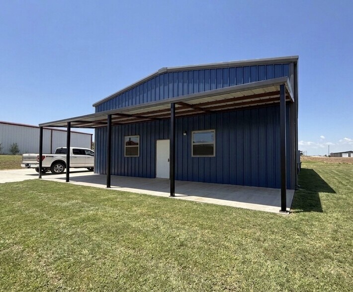 More Photos Of 11515 Maui Ln, Edmond Warehouse For Lease