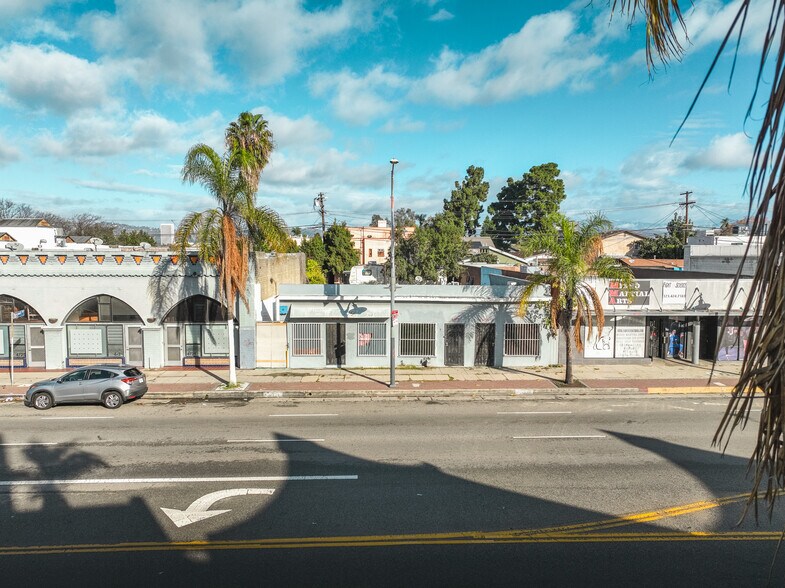 More Photos Of 4715-4719 W Washington Blvd, Los Angeles Storefront For Sale