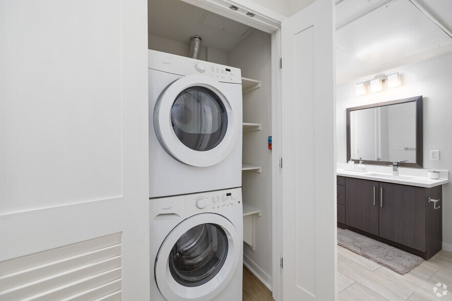 More Photos Of 1980 Kettner Blvd, San Diego Apartments For Lease