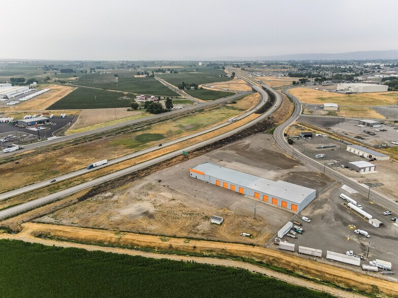 More Photos Of 501 Stover Rd, Grandview Industrial For Sale
