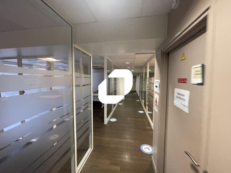 More Photos Of 11-13 Promenade Du Belvédère, Torcy Office For Sale