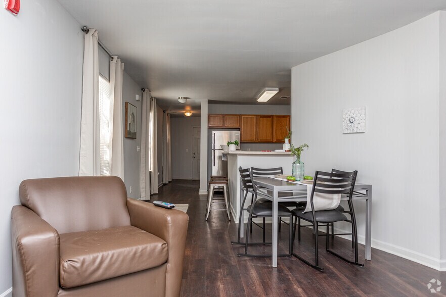 More Photos Of 102 University Dr, Carrollton Apartments For Sale