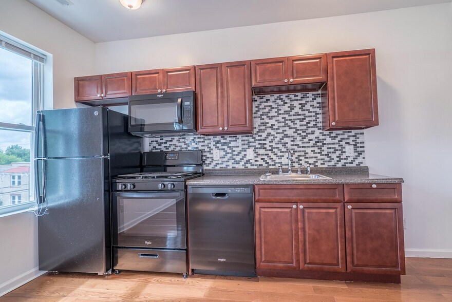 More Photos Of 825 N 41st St, Philadelphia Apartments For Sale
