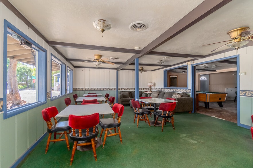 More Photos Of 2509 Lakeshore Blvd, Lakeport Restaurant For Sale