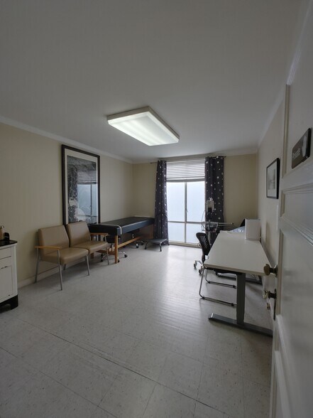 More Photos Of 1842 Noriega St, San Francisco Storefront Retail Office For Lease