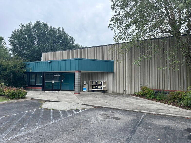 Primary Photo Of 505 Lake Way Pl, Tullahoma Manufacturing For Sale