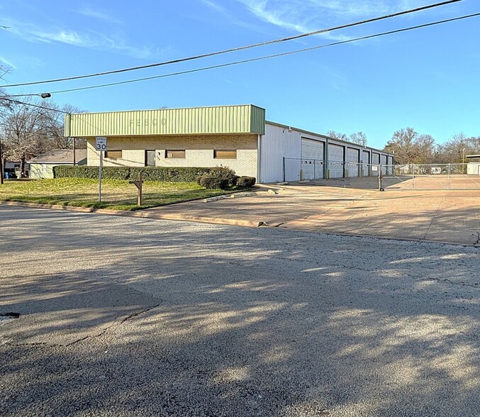 Primary Photo Of 206 Beall St, Kilgore Industrial For Sale