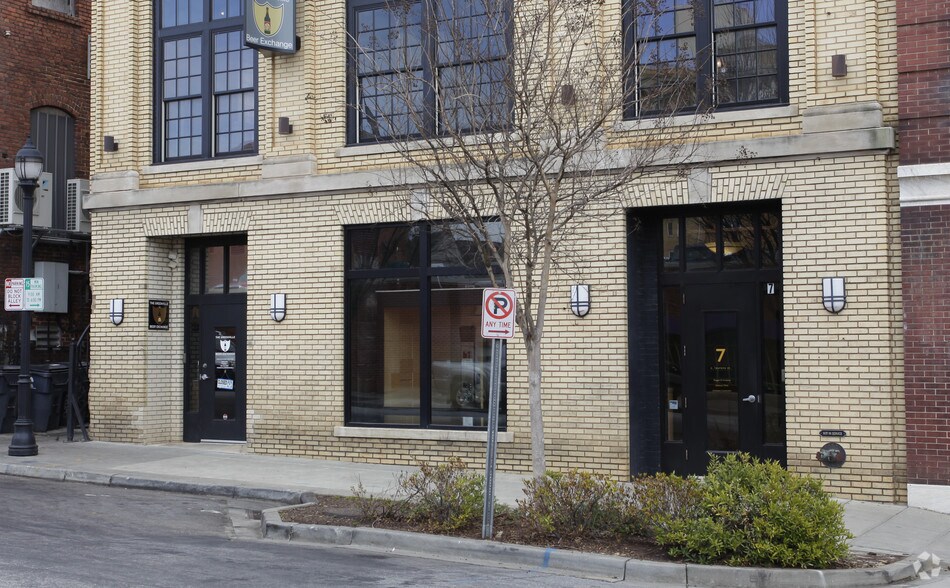 More Photos Of 7 S Laurens St, Greenville Office For Sale