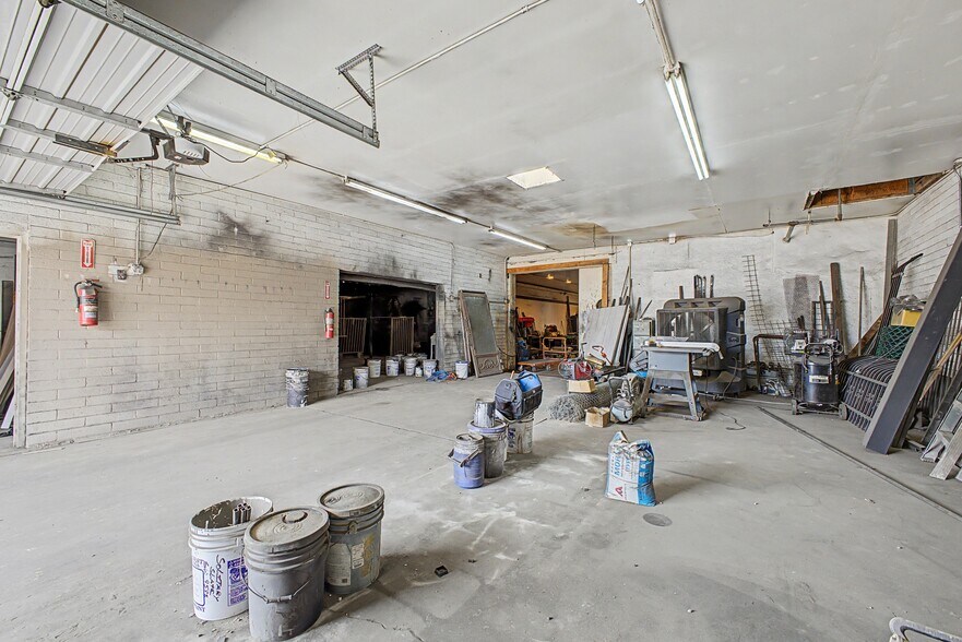 More Photos Of 6819 N 55th Dr, Glendale Warehouse For Lease