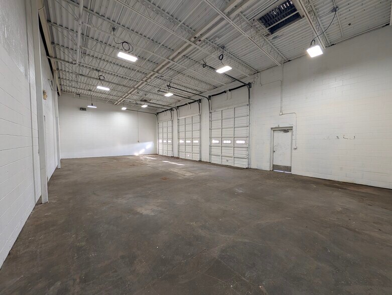 More Photos Of 1822 Todds Ln, Hampton Freestanding For Lease