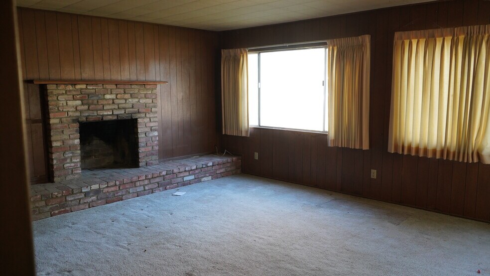 More Photos Of 4451 Glen St, Riverside Multifamily For Sale