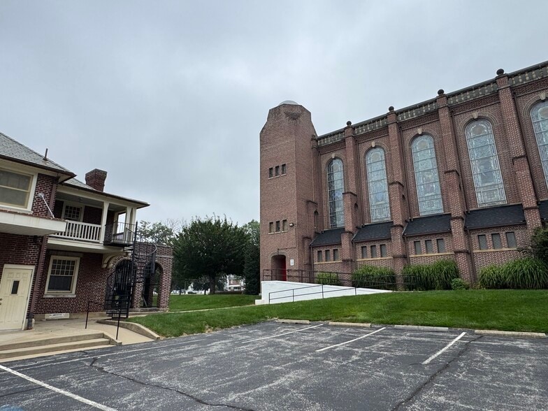 More Photos Of 100 Lafayette St, York Specialty For Sale